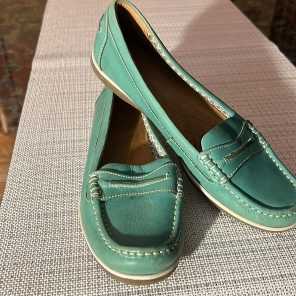 Naturalizer ,size  10M, TIFFANY GREEN 🥰Hamilton boat loafer, slip on